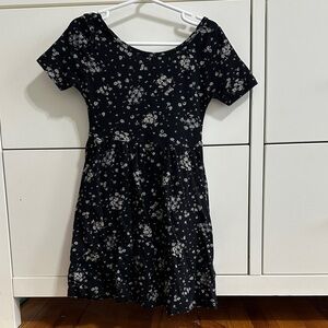 Old Navy Black Marbled Short Sleeve Tee